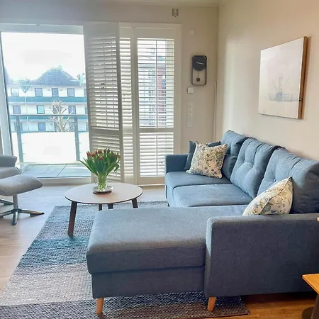 Haus Strandlaeufer 3 4 Strandhaus 3 4 比苏姆